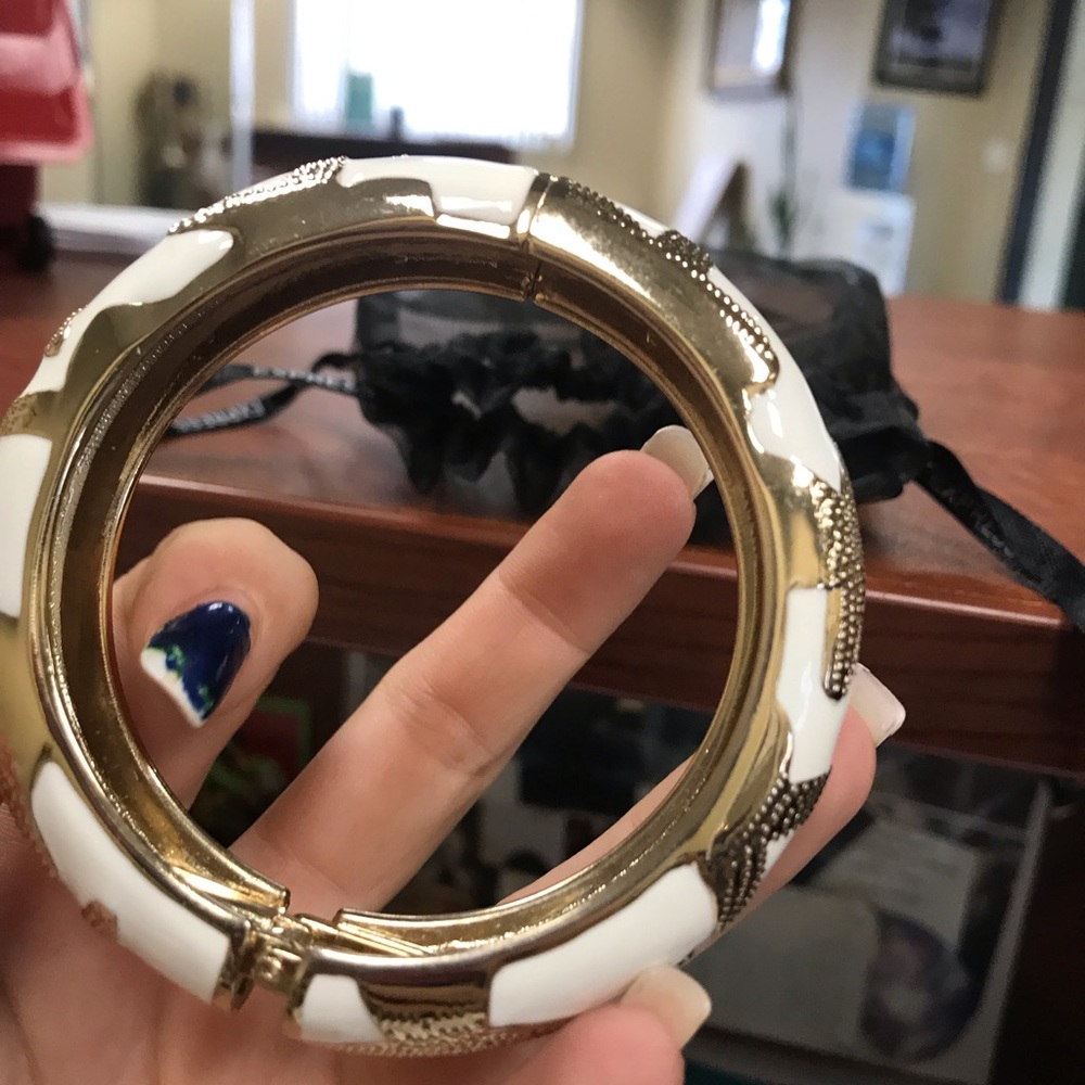 Bangle bracelet - Picture 3 of 6